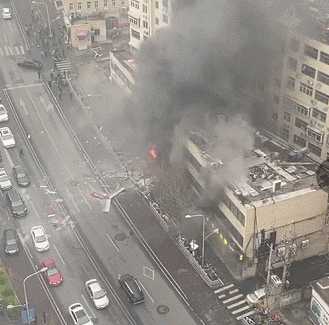 夜市小摊惊现火烤液化气罐 消防：如同点了超级炸弹